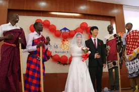 跨国婚姻，四川小伙娶非洲姑娘，多年以后生下可爱的小混血们图片