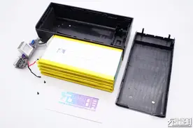 拆一款4万毫安巨无霸充电宝，四个接口仅需一颗主控芯片控制图片