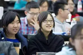 21年高考文理分数线引争议，文科生直呼不公平，学文真的吃亏吗？图片