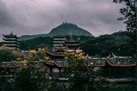 2004年，长春一寺院围墙下挖出无名头骨，经鉴定是抗日英雄图片