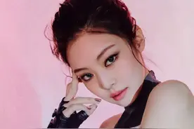 Jennie ​​​​浓重妆容图片