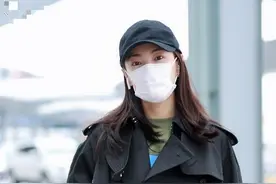 slay全场！张雨绮光腿穿短靴玩“下衣失踪”，背豪包哪有女团样？图片