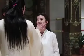 教科书式的男友谢允，宇文玥没想到多年后自己会成反面教材，泡着图片