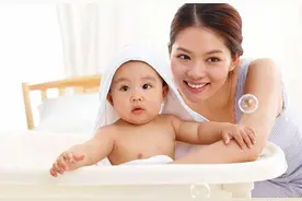 很多新生儿屁股上有“淤青”？家长不用怕，是蒙古斑图片