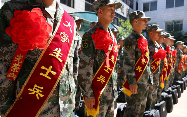 应届毕业生当兵，从“学校”和“老家”报名有“讲究”，望周知