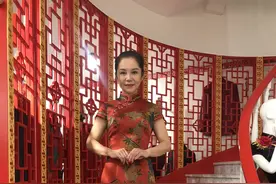 最美还是香云纱旗袍，女人都该入手一件的单品图片