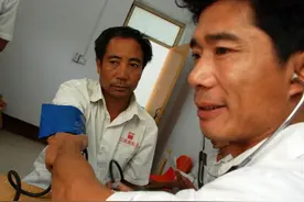 10年减少3.9万所卫生室！未来村医会全部消失吗？专家支了啥招？图片