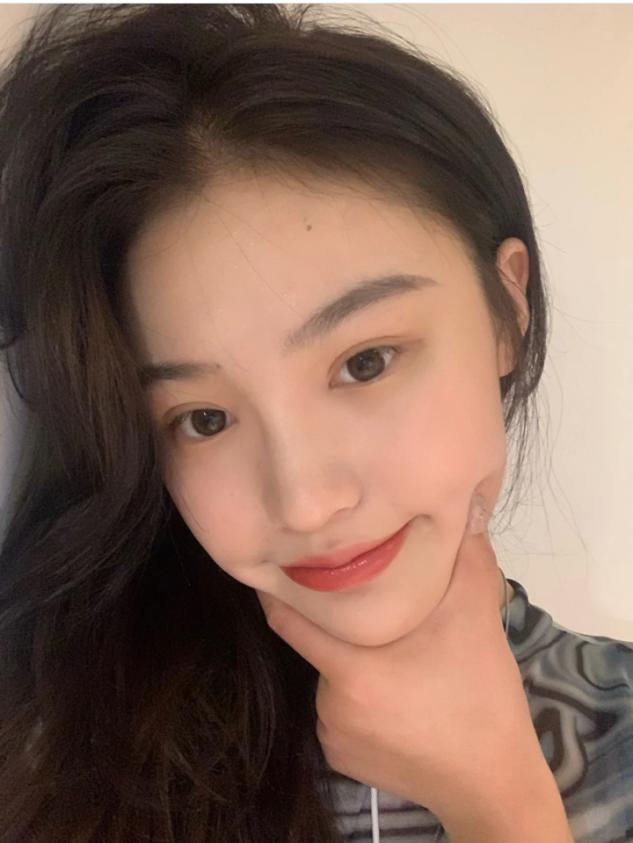 艾诗婷烟酰胺蜜桃白茶身体乳