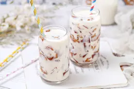 1盒牛奶3包乌龙茶，教你做美味饮品，Q弹浓郁比奶茶还好喝图片