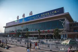 6063次列车，由宝鸡开往广元，是一辆开往未来的慢火车图片