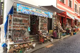 世界上唯一的“女巫市场”，售卖的东西千奇百怪，常人无法理解图片