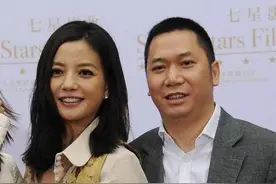 2009年，赵薇与黄有龙闪婚，昔日恩爱的模范夫妻为何频传婚变？图片