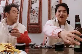 郭麒麟酒后放飞自我，和宋祖儿互动太甜蜜，网友：这是有情况？图片