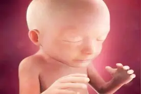 为啥宝宝老是在肚子里拳打脚踢？原来还有这几个原因视频封面