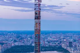 世界上最苗条的超高层大楼的建成记图片