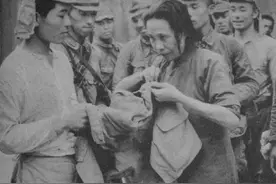 日军意图抓到杨成武的孩子，一妇女急中生智给孩子喂奶，死里逃生图片