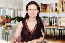 13岁女孩被北大破格录取，出国就嫁52岁美国老人，换国籍受非议图片