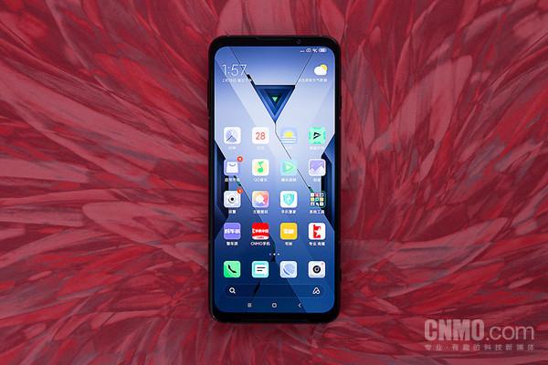 腾讯黑鲨游戏手机3系列评测：它活成了玩家心目中的模样