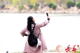 嘴角微微上扬 让我们一起“笑”起来图片