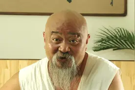 顿顿都喝酒，每天2包烟，66岁一身恶疾的演员李琦依旧大口吃肉图片