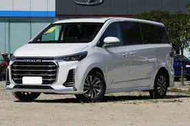 上汽造了年轻人第一辆房车G20，长近5.2米，全系2.0T，价格惊喜图片