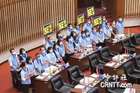 韩国瑜高雄议会备询　蓝做球绿炮火四射图片