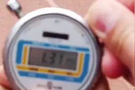 81岁大爷1分31秒跑完400米！网友：自愧不如图片