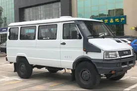 能越野的“轻客”，新款依维柯NJ2056曝光，搭2.8T柴油机+四驱图片