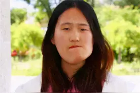 “歪脸女孩”变女神，拒绝百万年薪到山区支教，内外皆美的教师图片