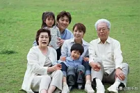 有人说，外婆把外孙称呼为孙子是不妥当的，究竟应该如何看待呢？图片