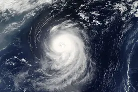 他自称来自2062年，精准预言两次大地震，给人类留下了什么？图片