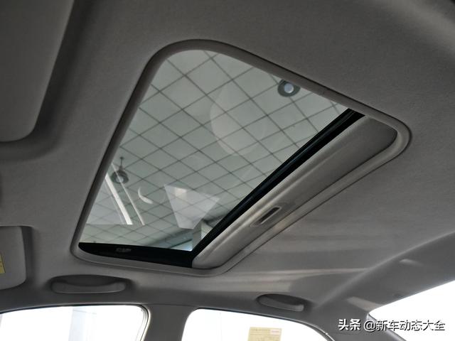 正经的AT自动挡，价格极低的合资三厢，带你看起亚焕驰