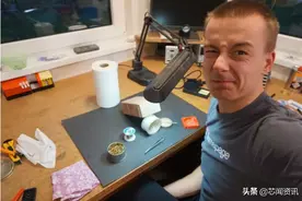 捷克电子工程师，人称“焊武帝”，想学电子艺术焊的同学有福了图片