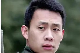 因跑龙套被女友抛弃，后来他成功逆袭成影帝，还娶央视美女主持图片