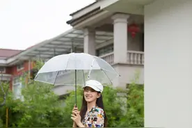 女士街拍 第四百五十五期 花漾一夏主题  赵露思的街拍look图片