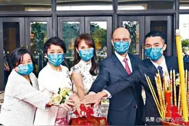 赌王二房四房再度联手！何超凤梁安琪出席拜神仪式，总投资390亿图片