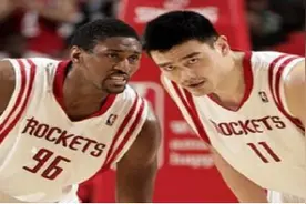 科比与阿泰斯特，从对手到兄弟图片