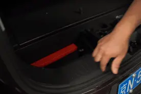 我来教你奇瑞车型所有备用轮胎取出方法 以备不时之需。图片