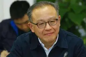 政法委书记给“黑老大”通风报信，判了视频封面