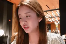 张子萱分享夫妻日常，甜蜜投喂老公撒糖，陈赫再秀摸头杀越来越爱图片