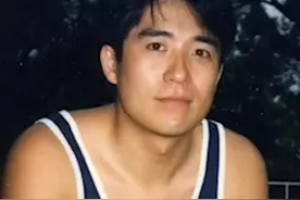 65岁香港艺人转做保安，月薪1万5，直言：开心就好，不跟人比图片