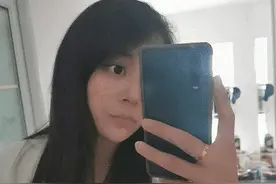 “女友年轻不懂事，腿上都是纹身你们会介意吗？”网友的回答很皮图片