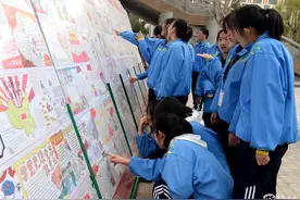 民勤一中举行“铭记光辉历程 传承红色基因”手抄报制作活动图片