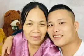 3婚嫁小24岁小伙，53岁大妈带4娃嫁小丈夫，婚后8年仍恩爱图片