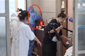 还记得赵薇执导的《致青春》当中的郑微吗？因严重洁癖，被骂惨了图片