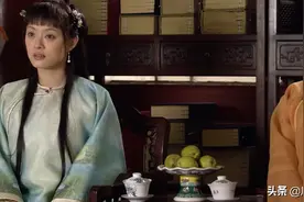 安陵容第一次去甄嬛家，还没进门就自卑低下脑袋！她看见了什么？图片