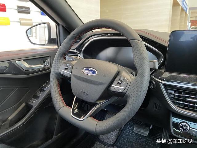 家用车被贴上了运动标签，详细解读2021款福特福克斯