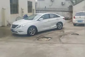 姜堰男子的车撞上了墙，保险公司却拒赔，为啥？图片