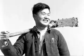 60年前，那名不愿上北大，选择回乡种地的董家耕，如今怎么样了？图片