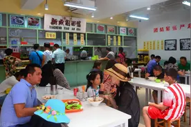 街头故事：今天在面馆，遇见两个很奇葩的人，看看我经历了什么？图片